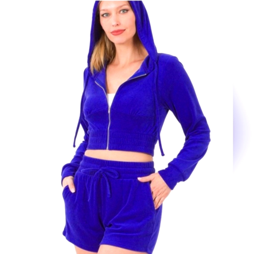 Cropped hoodie & Shorts